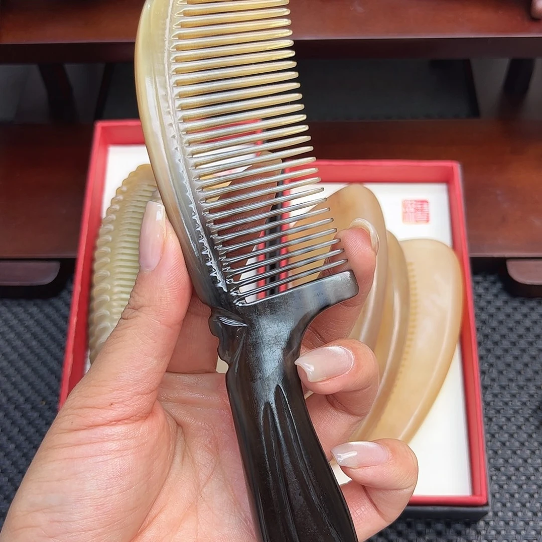 纯手工制作纯牛角梳子