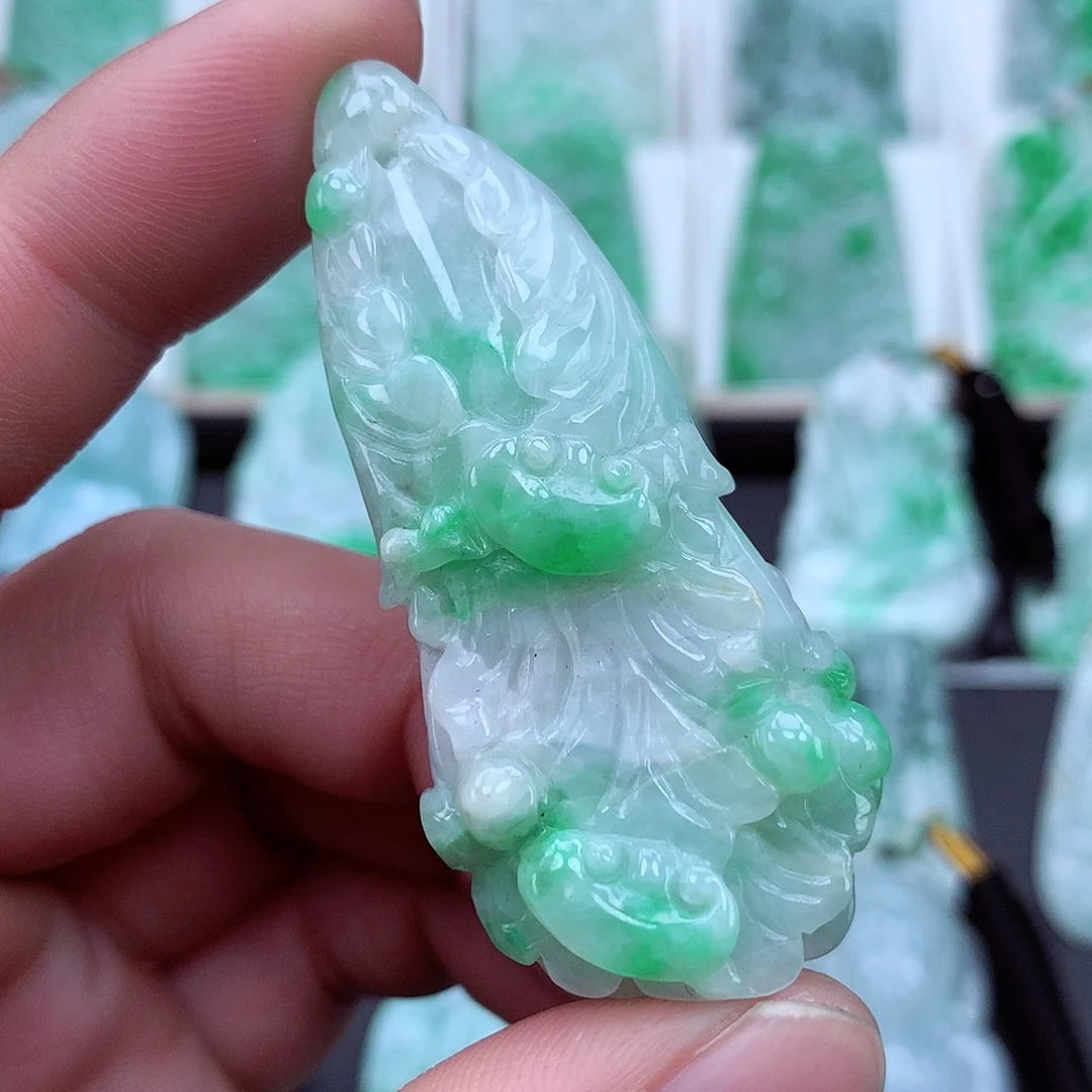 翡翠颈饰未镶嵌翡翠吊坠