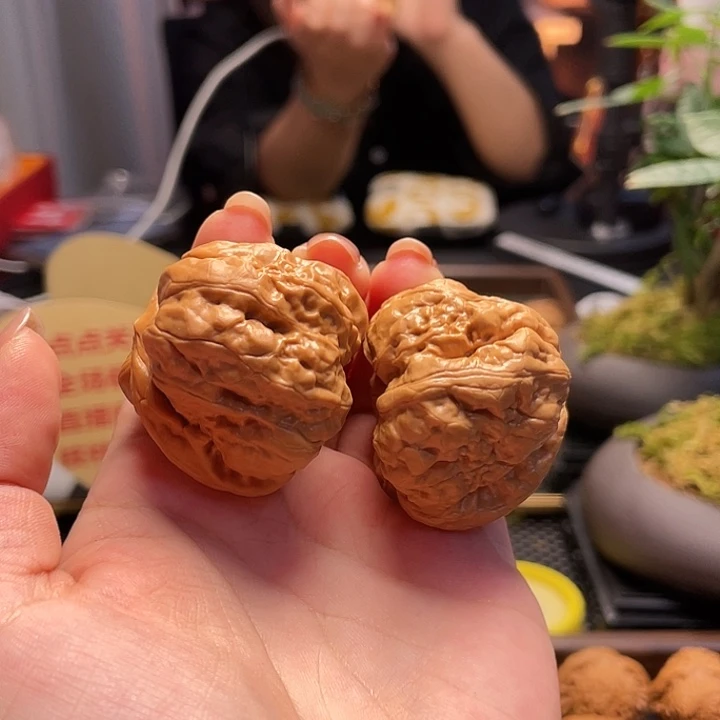 文玩核桃把件蛤蟆40闪24