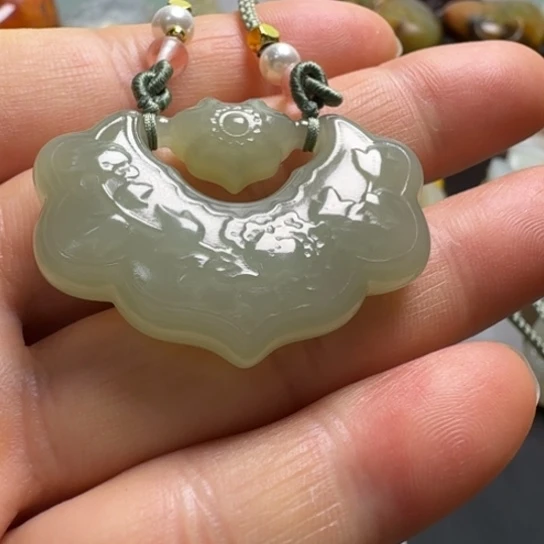 和田玉（糖玉）未镶嵌颈饰