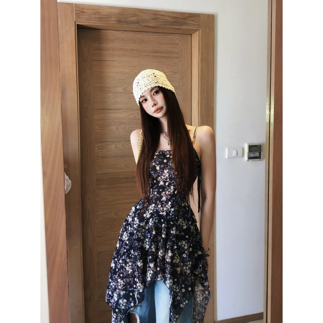 LI婉君 春款法式荷叶边碎花不规则吊带连衣裙LWJ25A1Q398