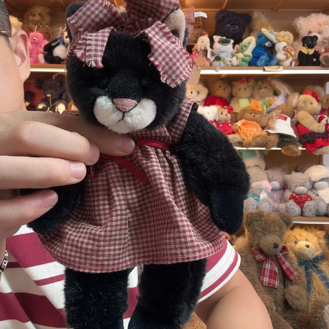 毛绒russ黑白小猫