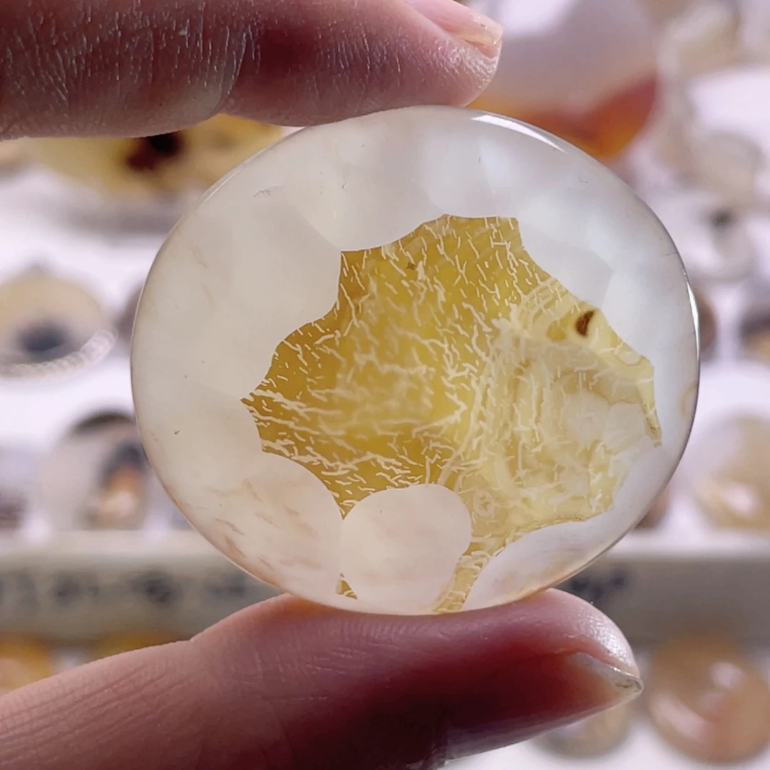 玛瑙/玉髓未镶嵌珠宝奇石