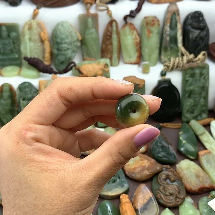 岫岩河磨玉（透闪石质玉）未镶嵌挂件