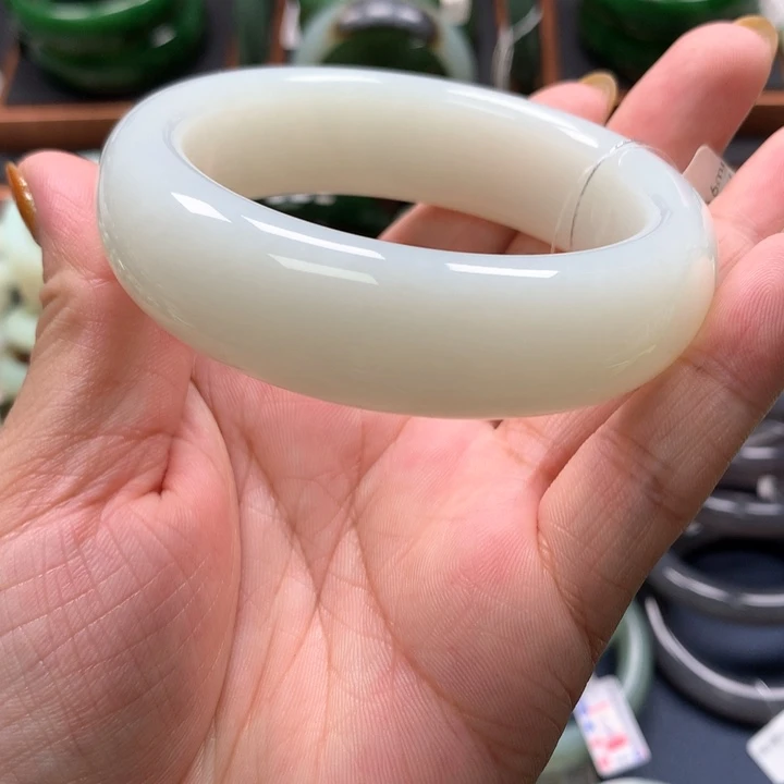 【闪购商品】未镶嵌手镯和田玉