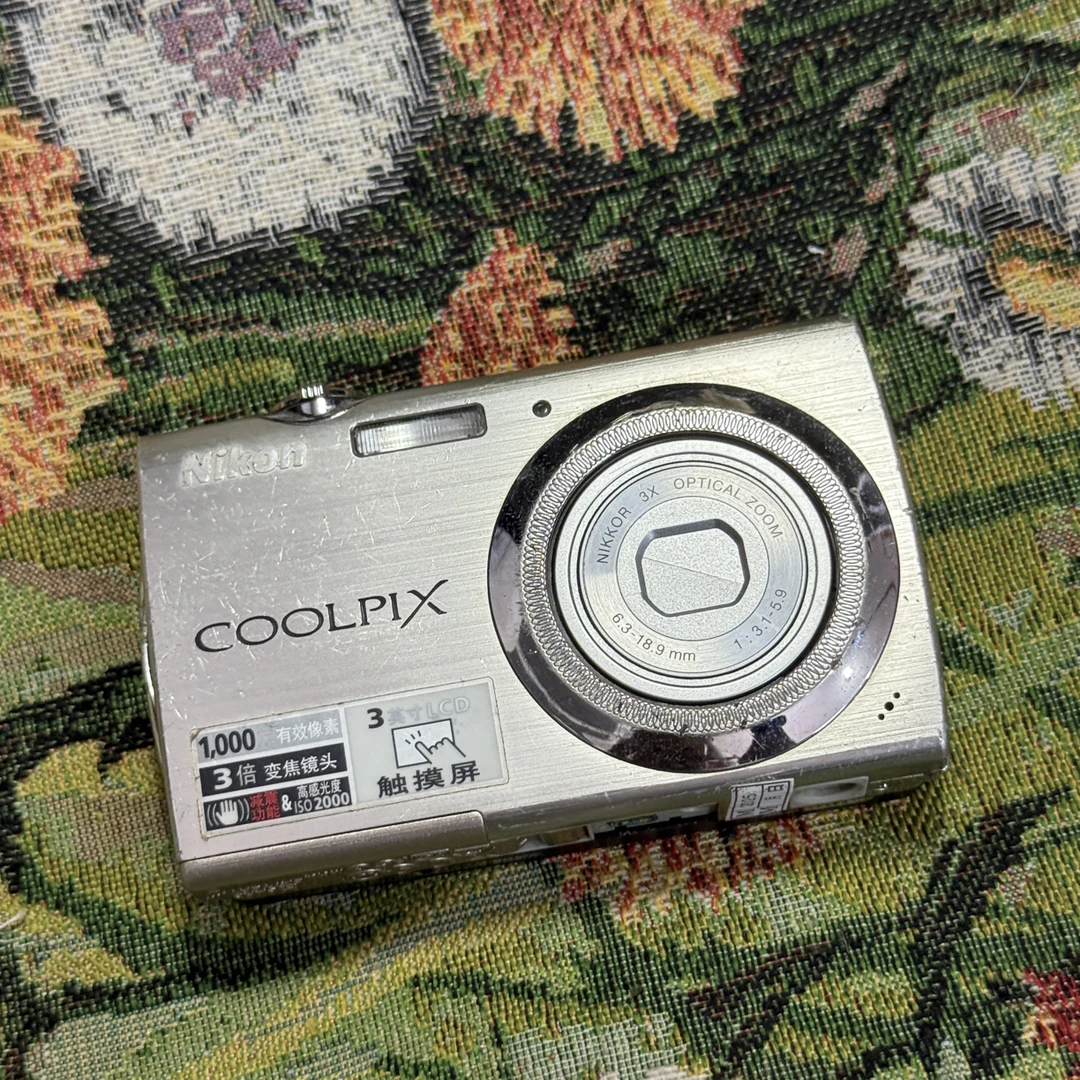 8新 Nikon/尼康 s230  成色一般1000w像素 触摸屏复古ccd数码相机