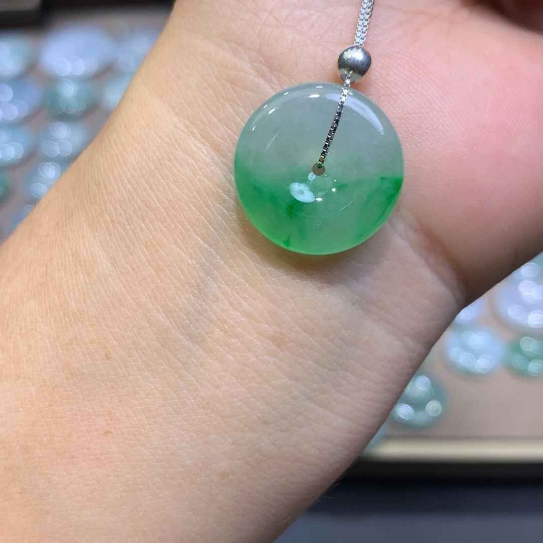 翡翠未镶嵌颈饰平安扣18.3*4.6