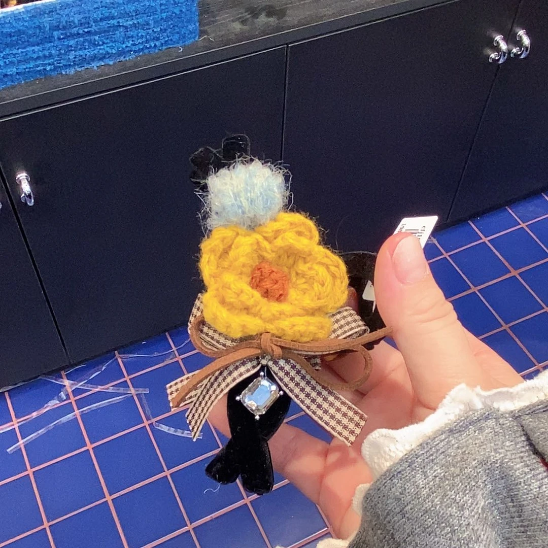 布艺铁合金丝绒花朵抓夹11公分