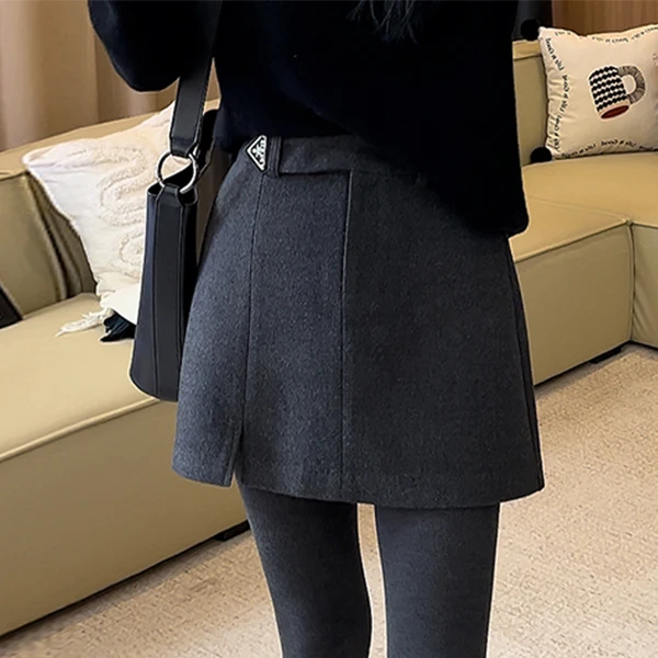 金属三角标腰带设计毛呢2025秋冬新开叉新款A字短裙半身裙241772