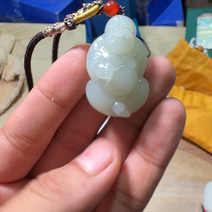 未镶嵌和田玉（糖玉）挂件