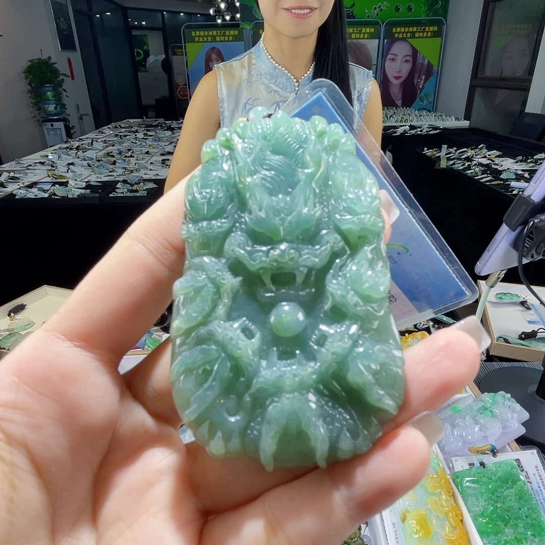 颈饰未镶嵌翡翠一个