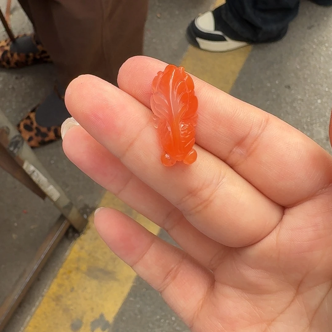 南红玛瑙吊坠未镶嵌