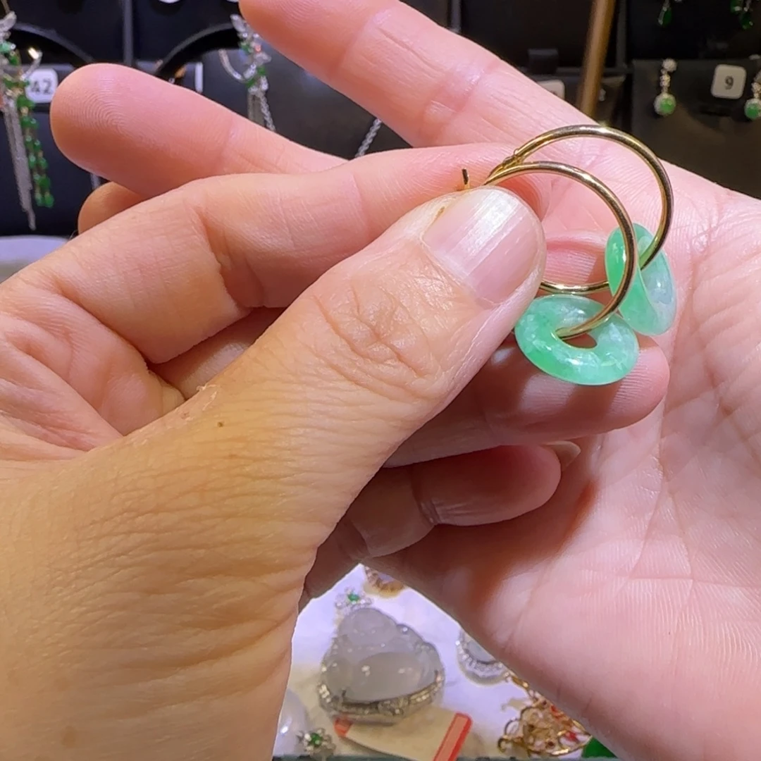 翡翠18K金镶嵌耳饰