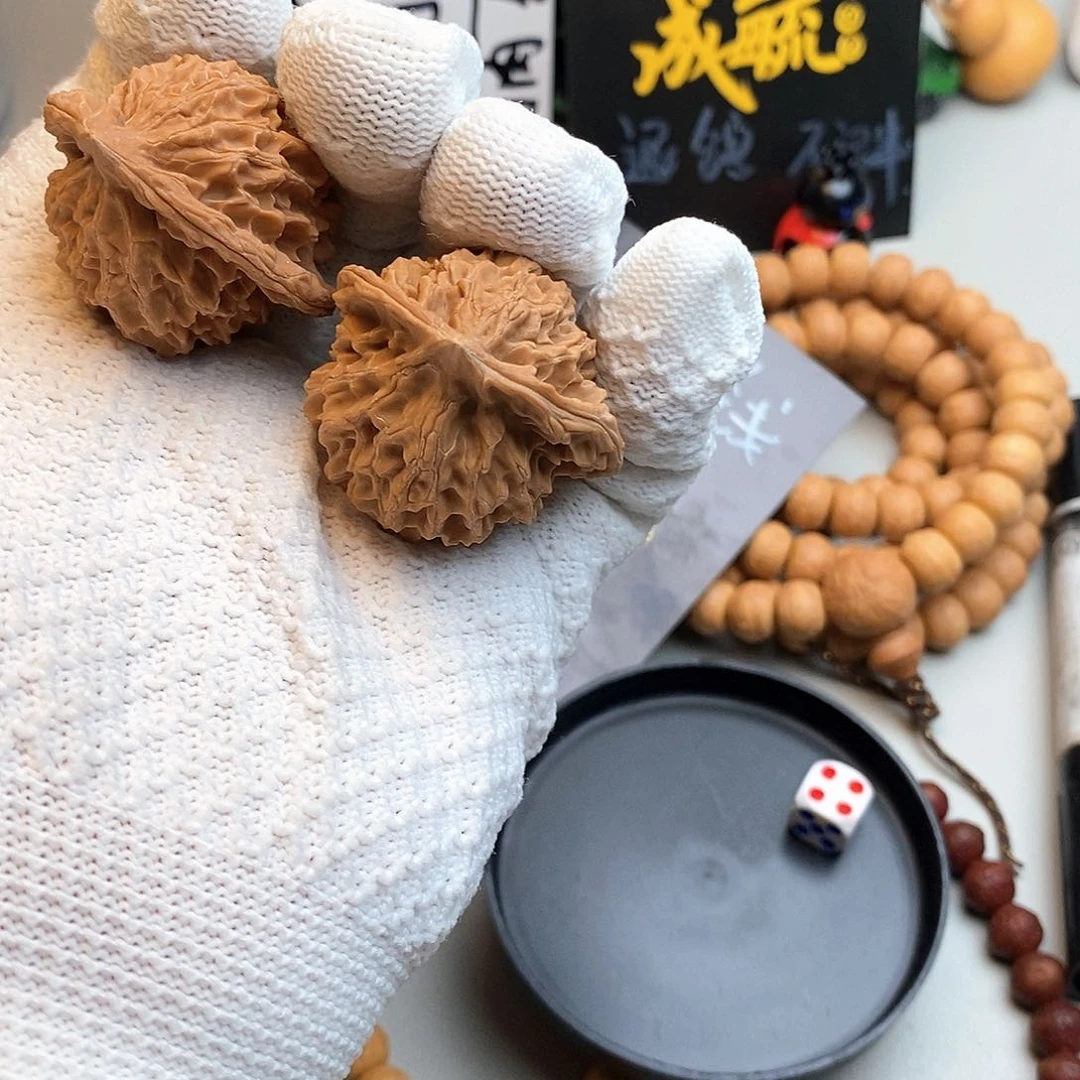 吊坠凤眼菩提?**?文玩核桃