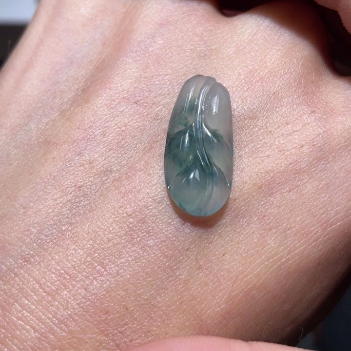 翡翠未镶嵌颈饰树叶