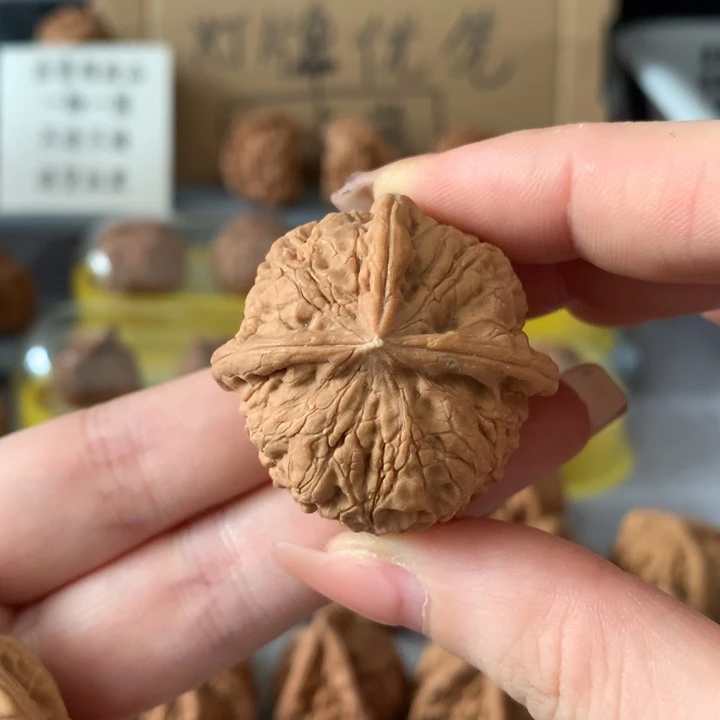 九***梢吊坠文玩核桃异形单只，有瑕疵
