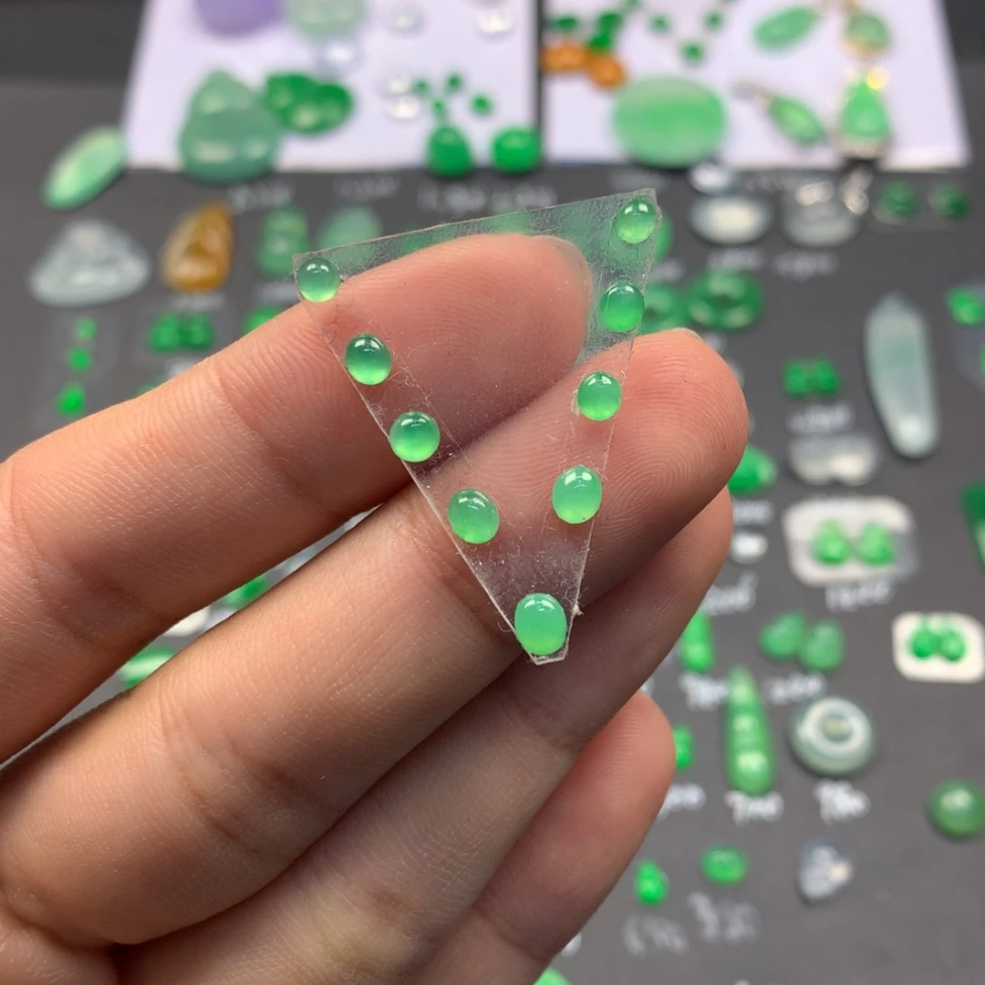 翡翠未镶嵌颈饰裸石顶珠