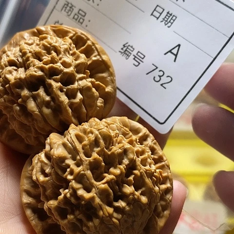 钻***球把件桃核自产自销……