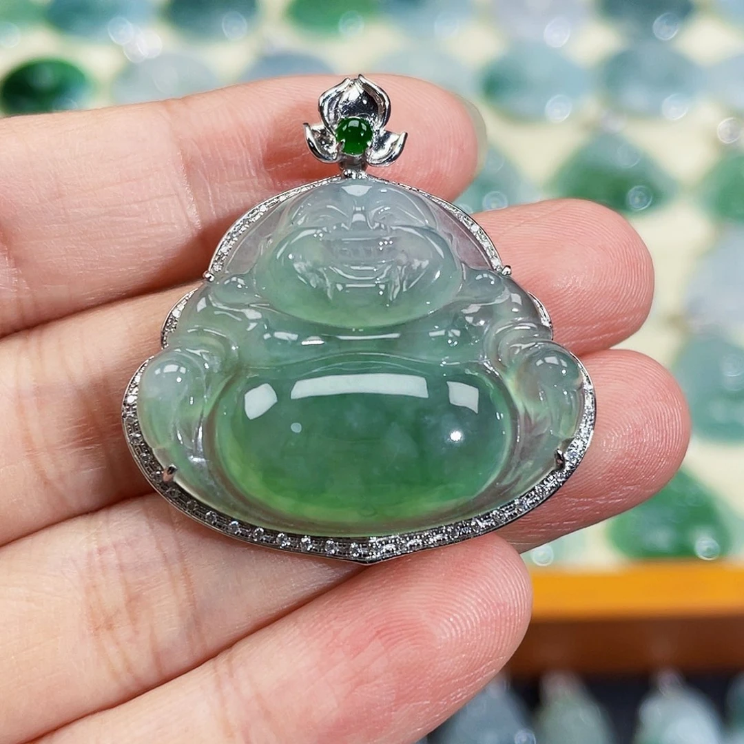 翡翠18K金镶嵌颈饰吊坠