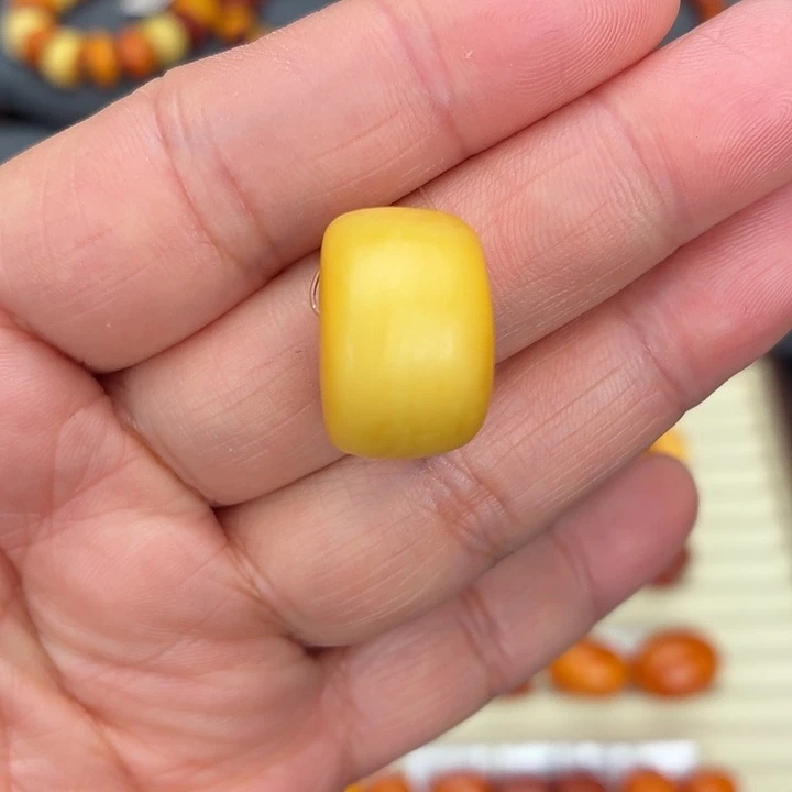 开***。琥珀未镶嵌裸石定制老蜜蜡