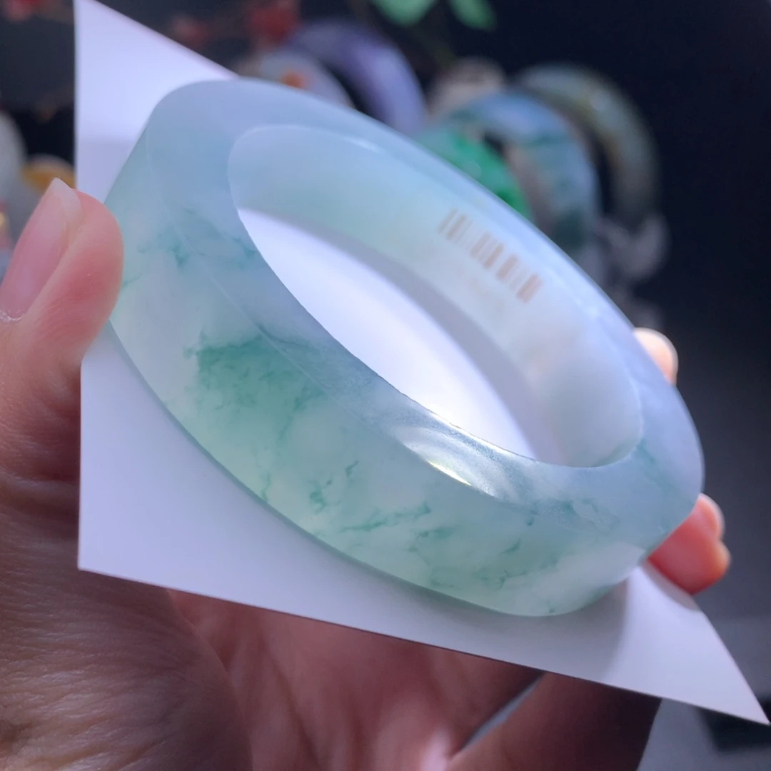 未镶嵌冰蓝花翡翠手镯定制翡翠