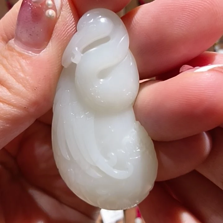 颈饰未镶嵌和田玉（白玉）