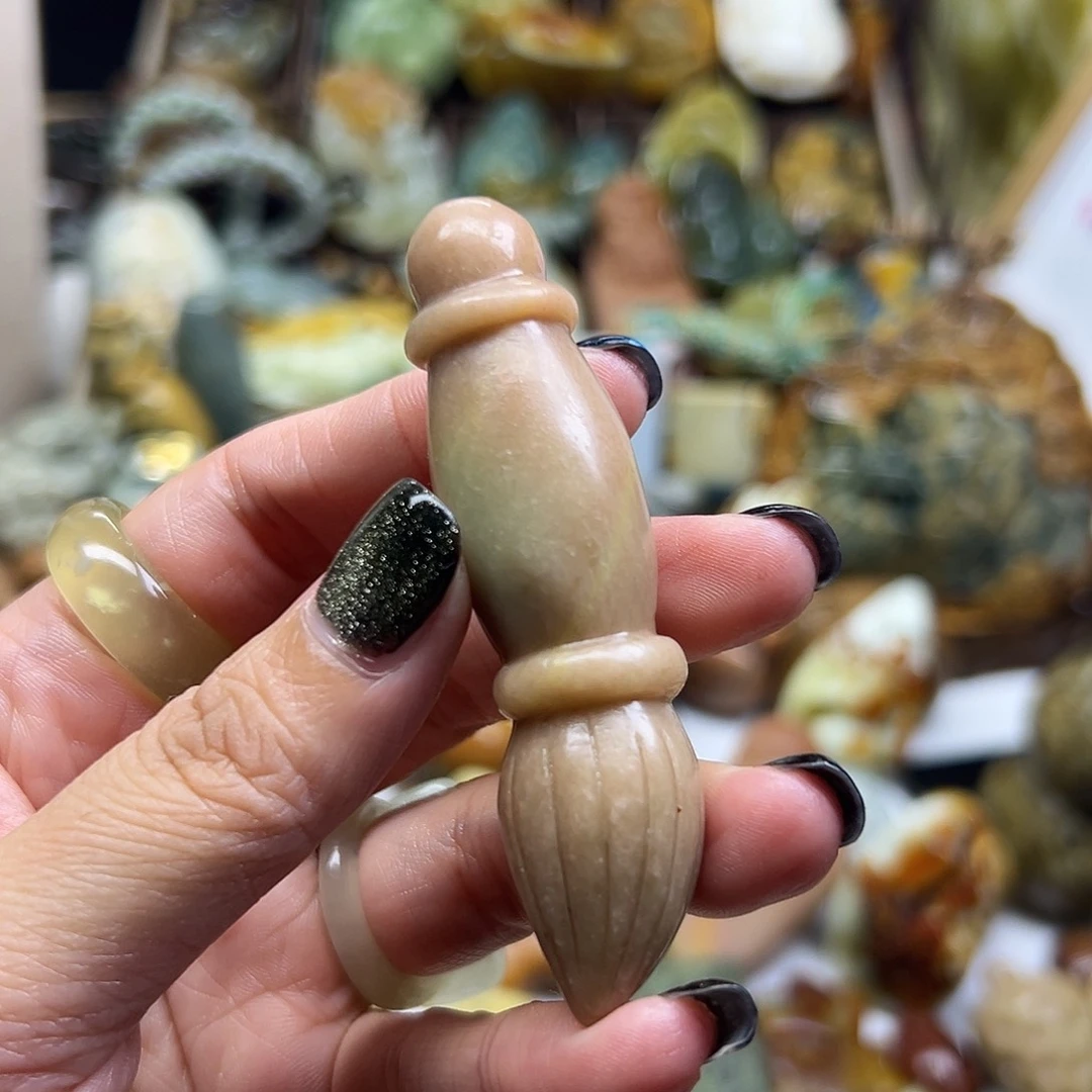 未镶嵌岫玉颈饰辽阳粉毛笔