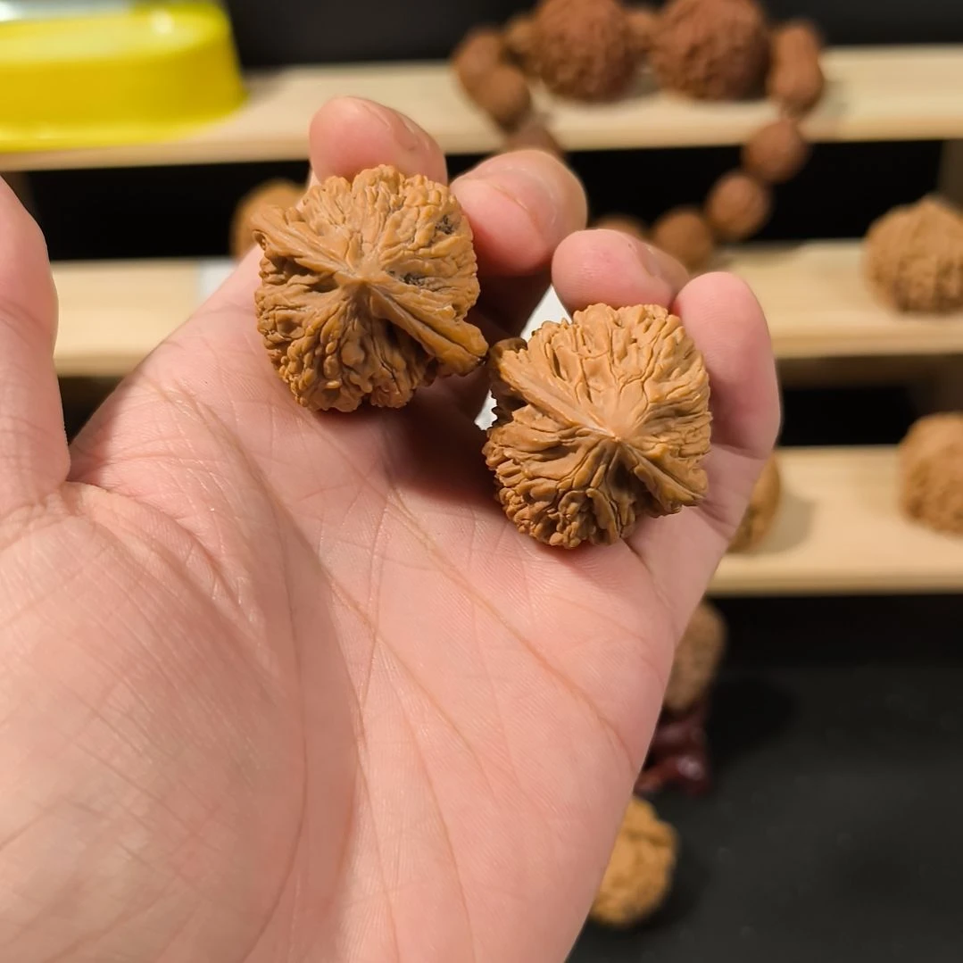 文玩核桃吊坠麦虎35+