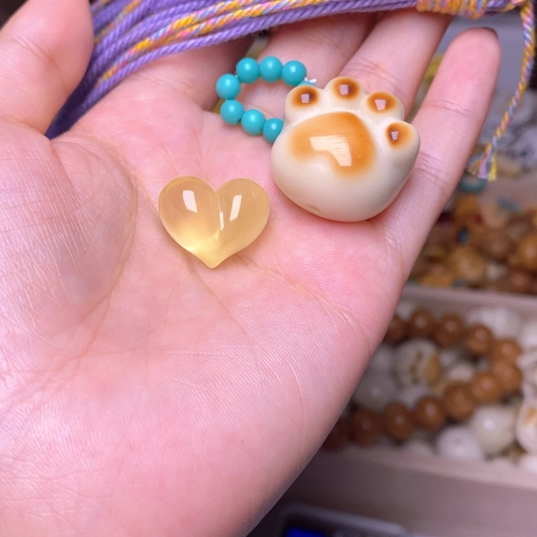 A***e吊坠猴头核桃蜜爱心1.66猫爪紫流苏蓝卡