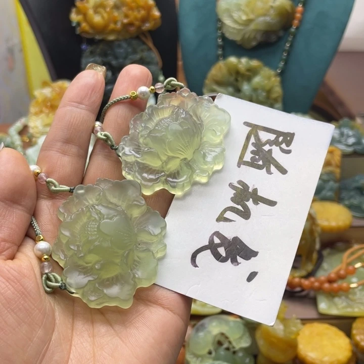 蛇纹石玉合金颈饰