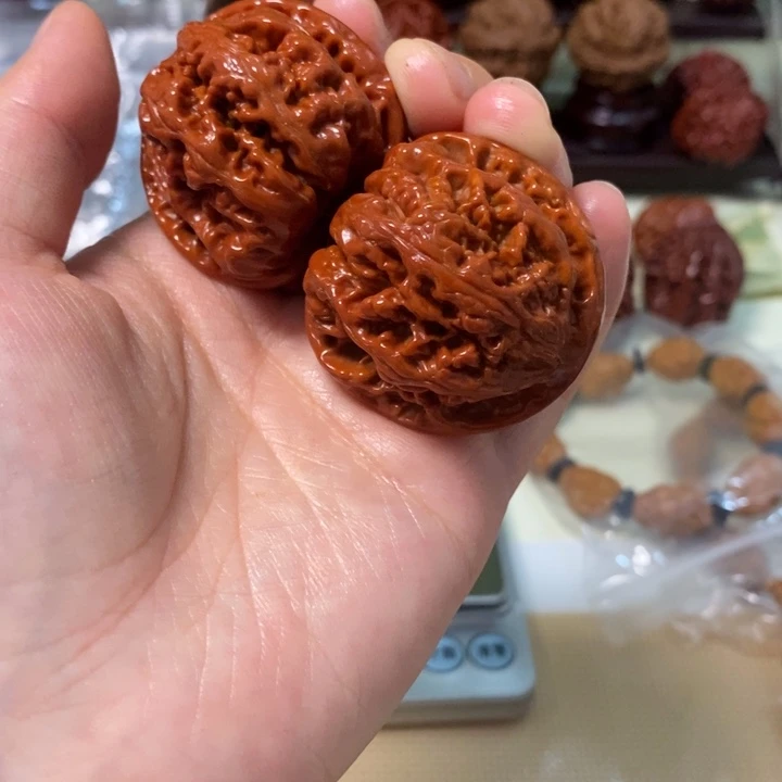 蓝***郁吊坠文玩核桃粗筋