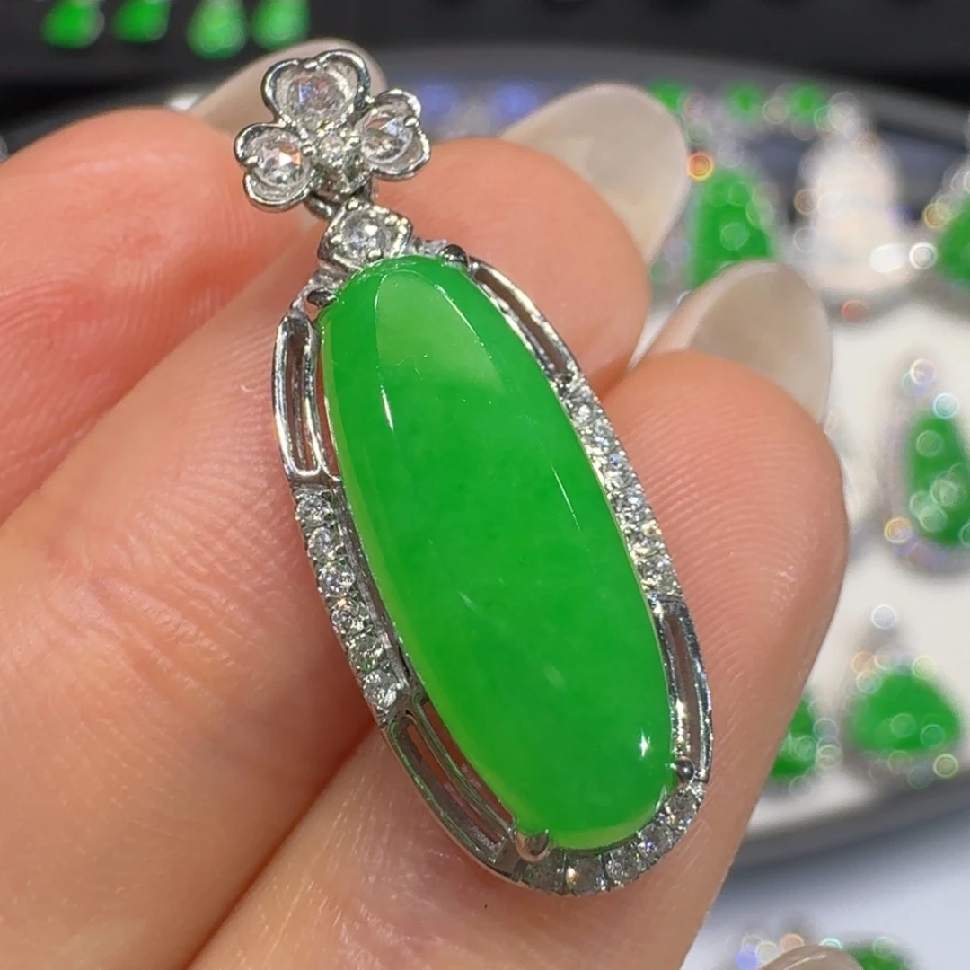 翡翠18K金镶嵌颈饰收到货48小时鉴赏期