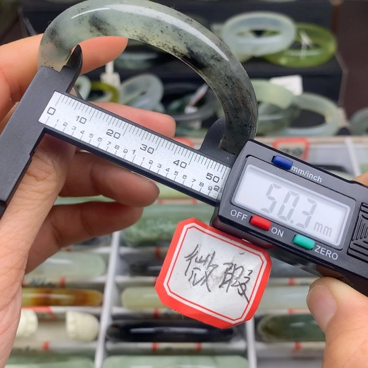 蛇纹石玉未镶嵌手镯997