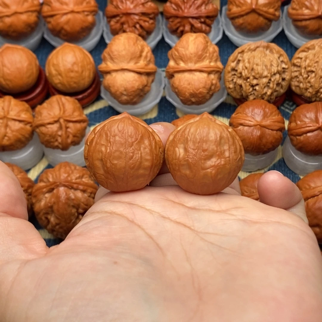 文玩核桃把件小水晶