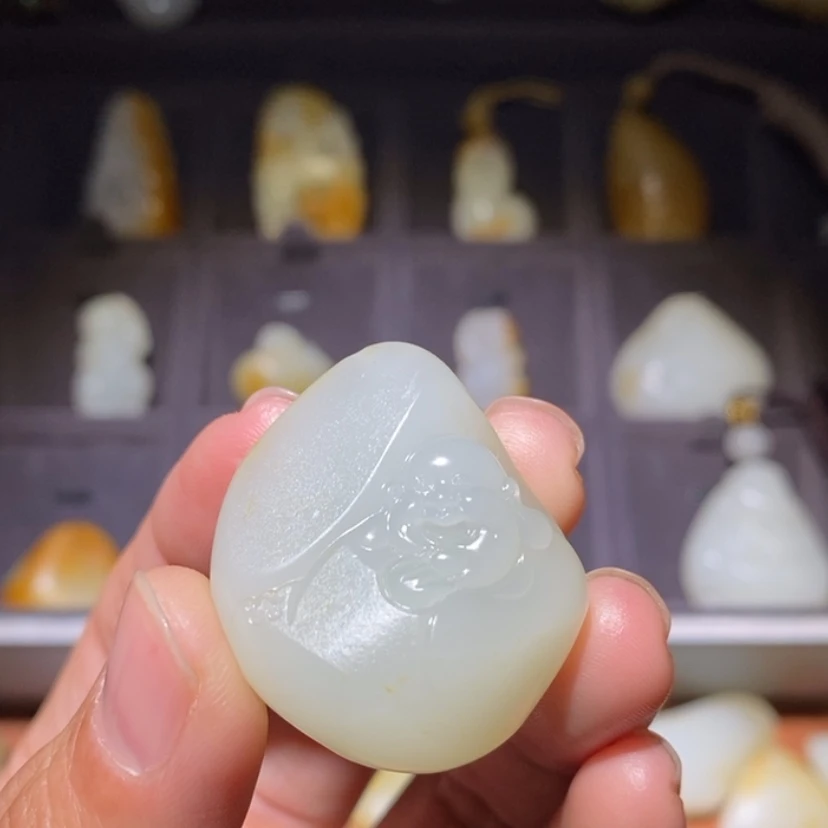 【闪购商品】颈饰未镶嵌和田玉（糖玉）