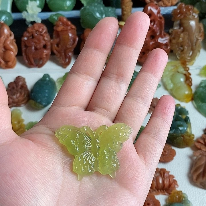 未镶嵌蛇纹石玉颈饰