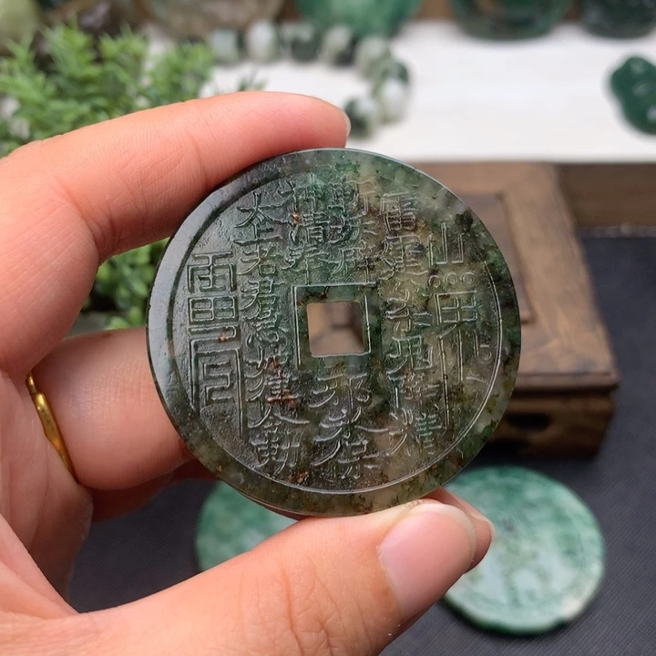 独山玉未镶嵌颈饰