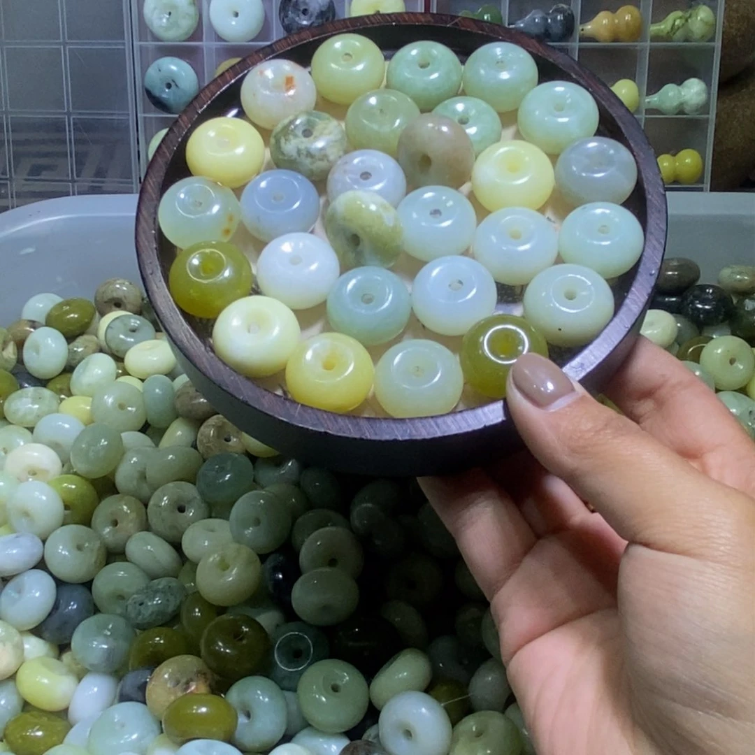 合金蛇纹石玉颈饰107