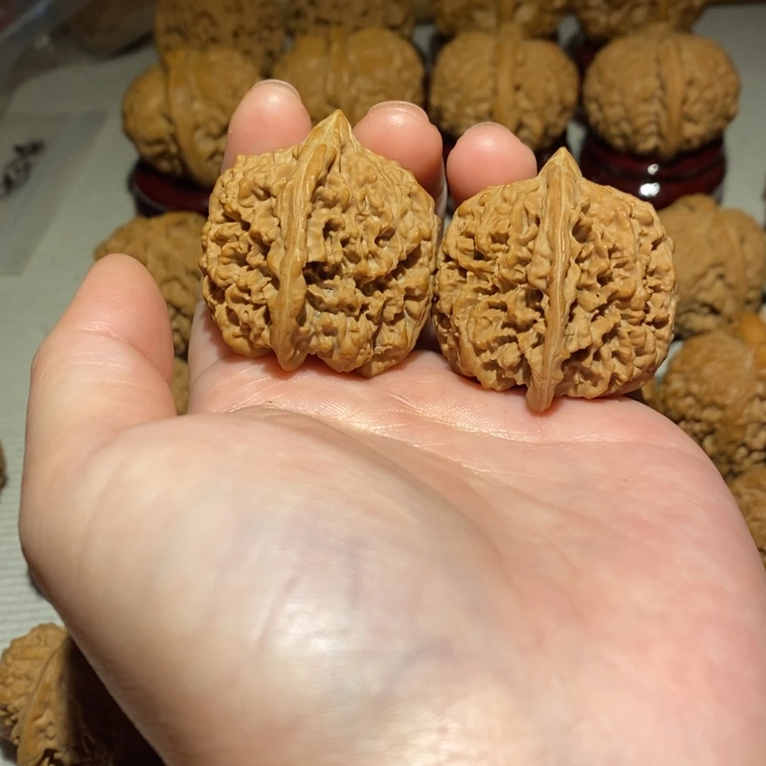 文玩核桃把件36尺满天星