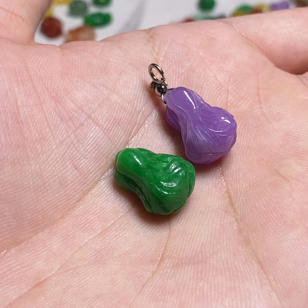 只买单纯的吊坠，没带链子，属的性质。