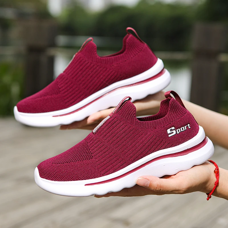 品牌新款红色闰月老人健步鞋妈妈鞋软底夏季防滑一脚蹬网面奶奶鞋