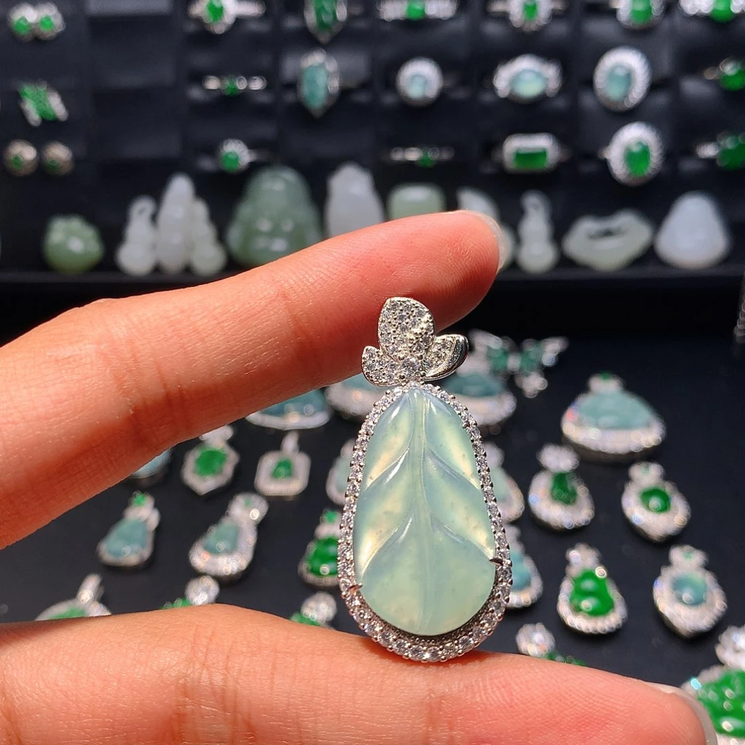 翡翠未镶嵌吊坠(不含链)
