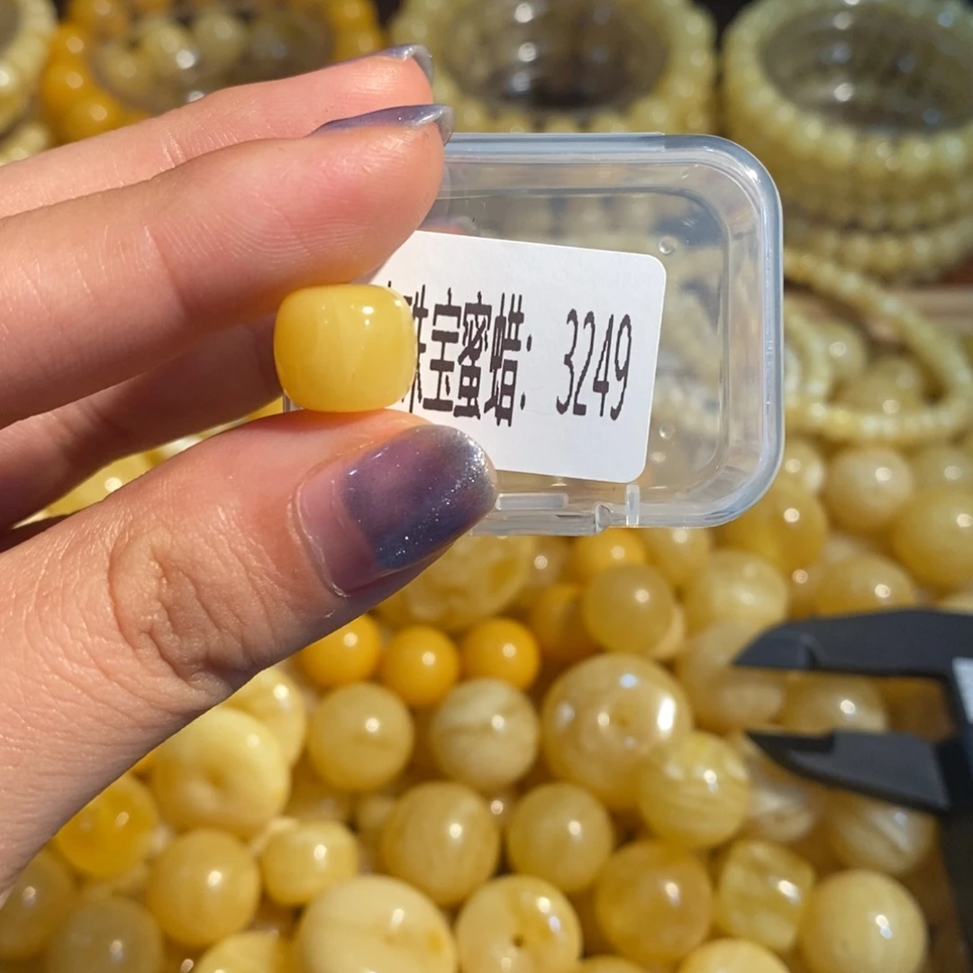 琥珀未镶嵌珠宝奇石3249