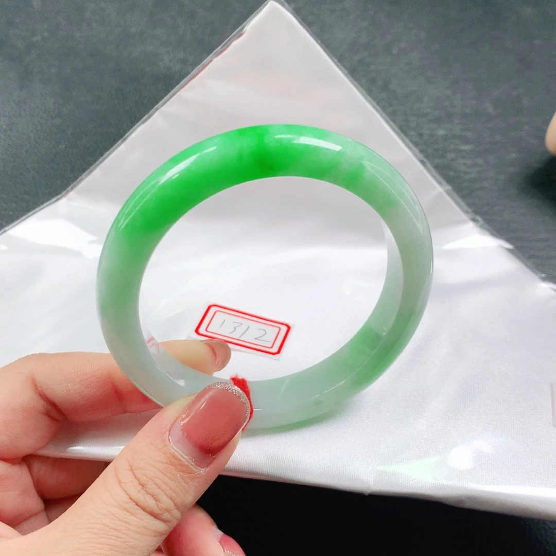 翡翠未镶嵌手镯03