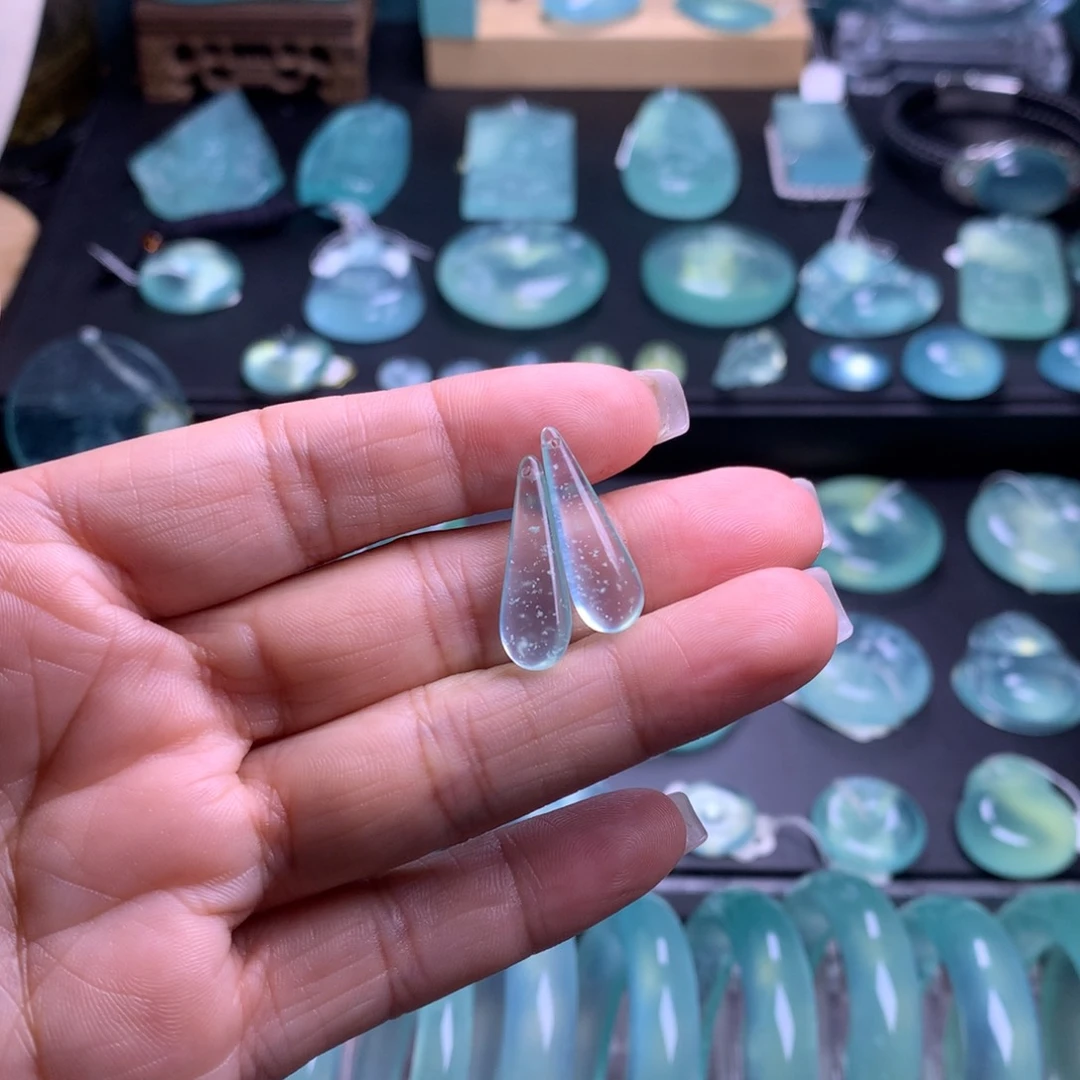 蛇纹石玉吊坠未镶嵌