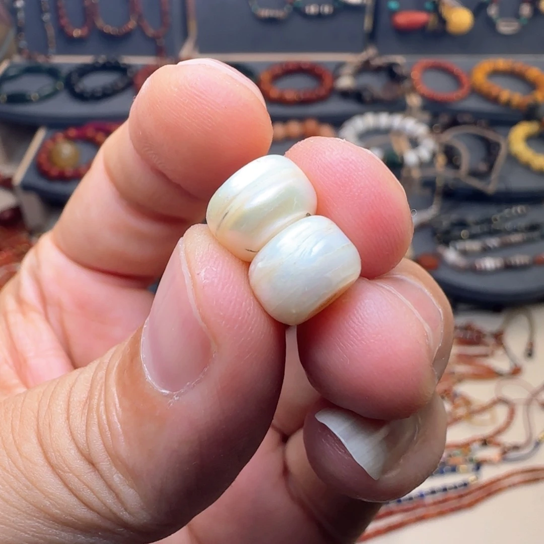 椰蒂吊坠rui f h j m