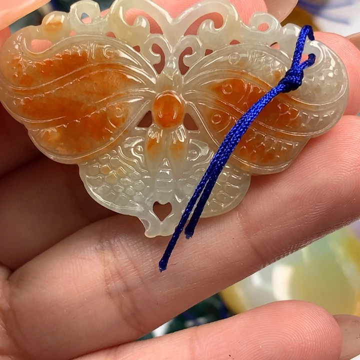 叶****翡翠未镶嵌颈饰翡翠