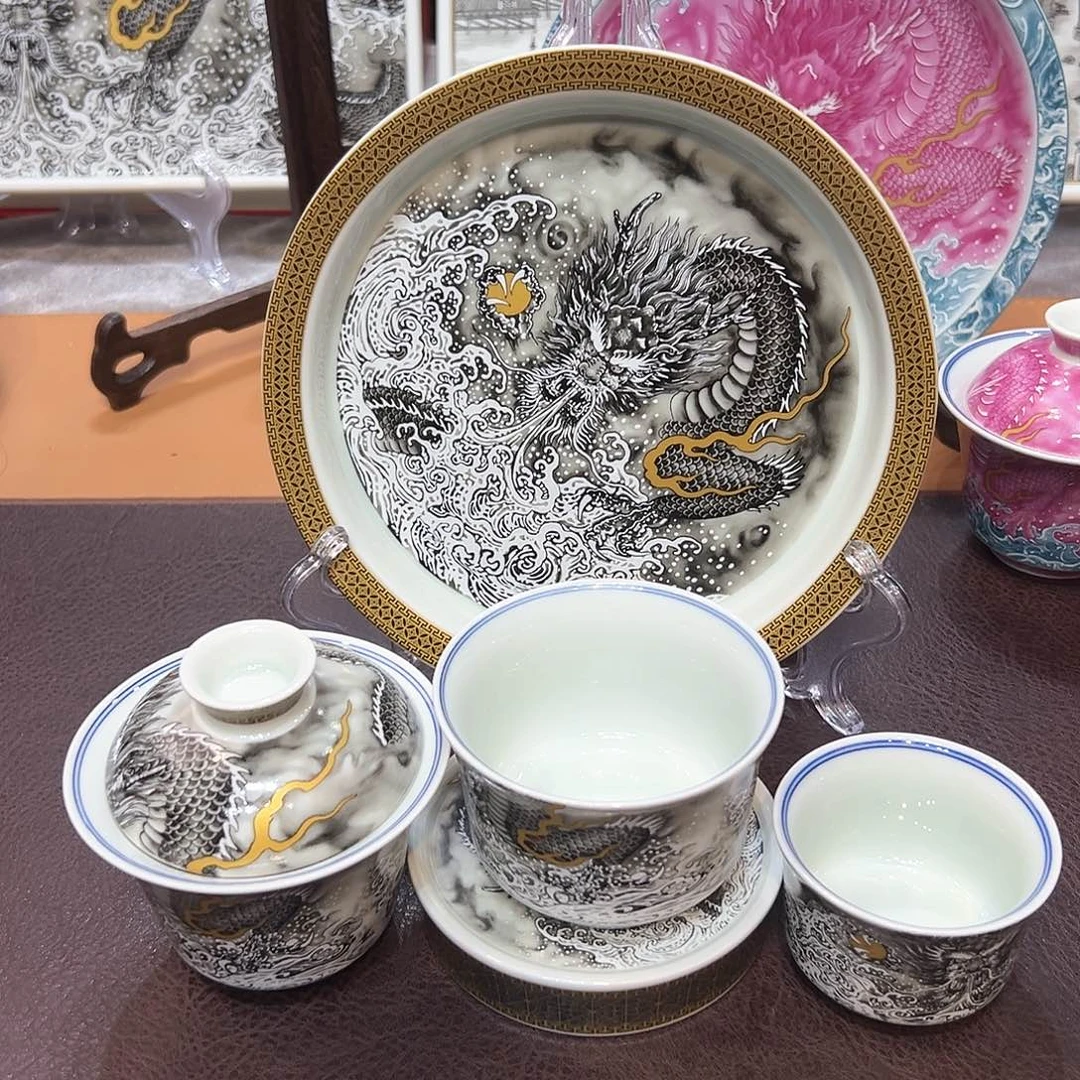 摆件蟹*疯景德镇陶瓷学院等单位联合举办了多项大型