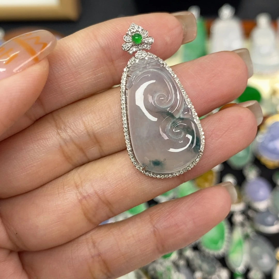 翡翠18K金镶嵌颈饰A货翡翠