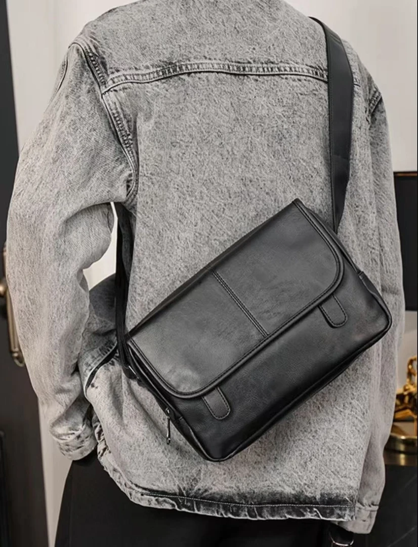 【清仓】斜挎包机车风软皮单肩包大容量潮流男士翻盖包时尚休闲百搭